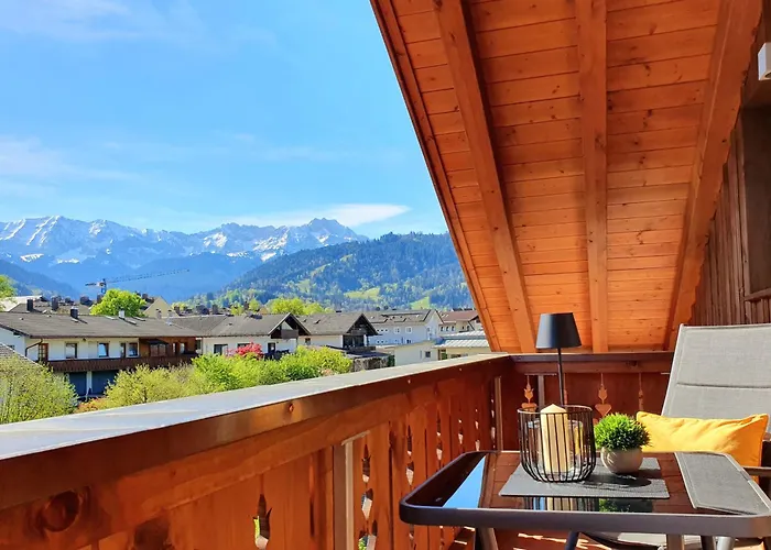 Gipfelpanorama * جارمش بارتنكيرشن